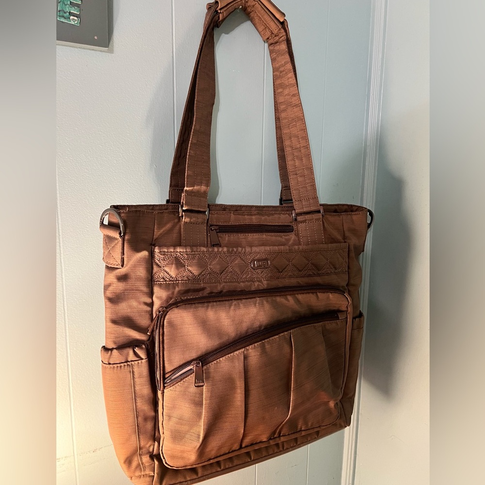 Lug Ace in Brushed Walnut